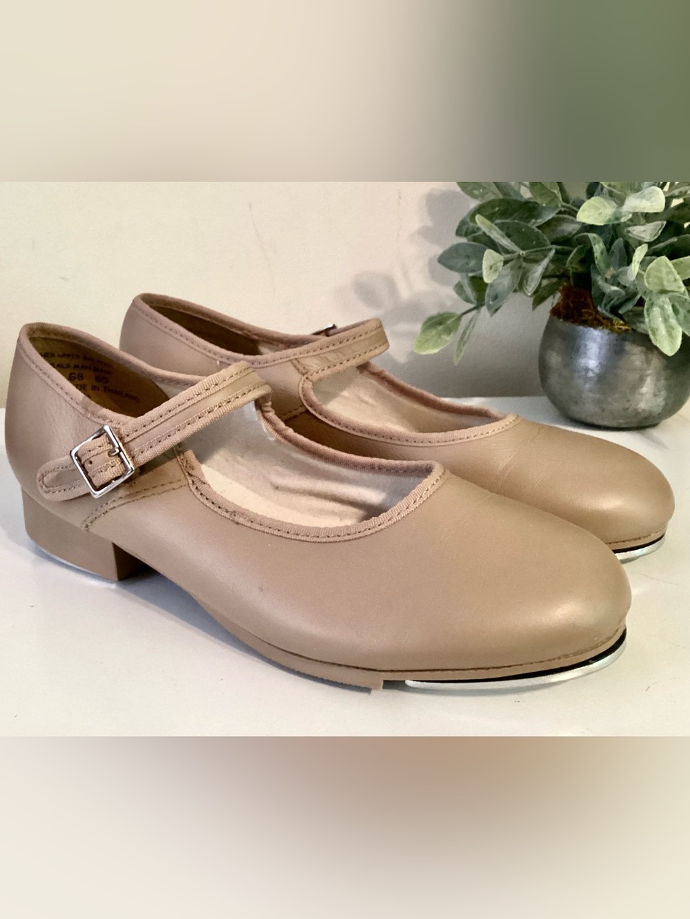 Capezio Tan Tap Shoes Mary Jane Style w strap & Buckle Sz 6M